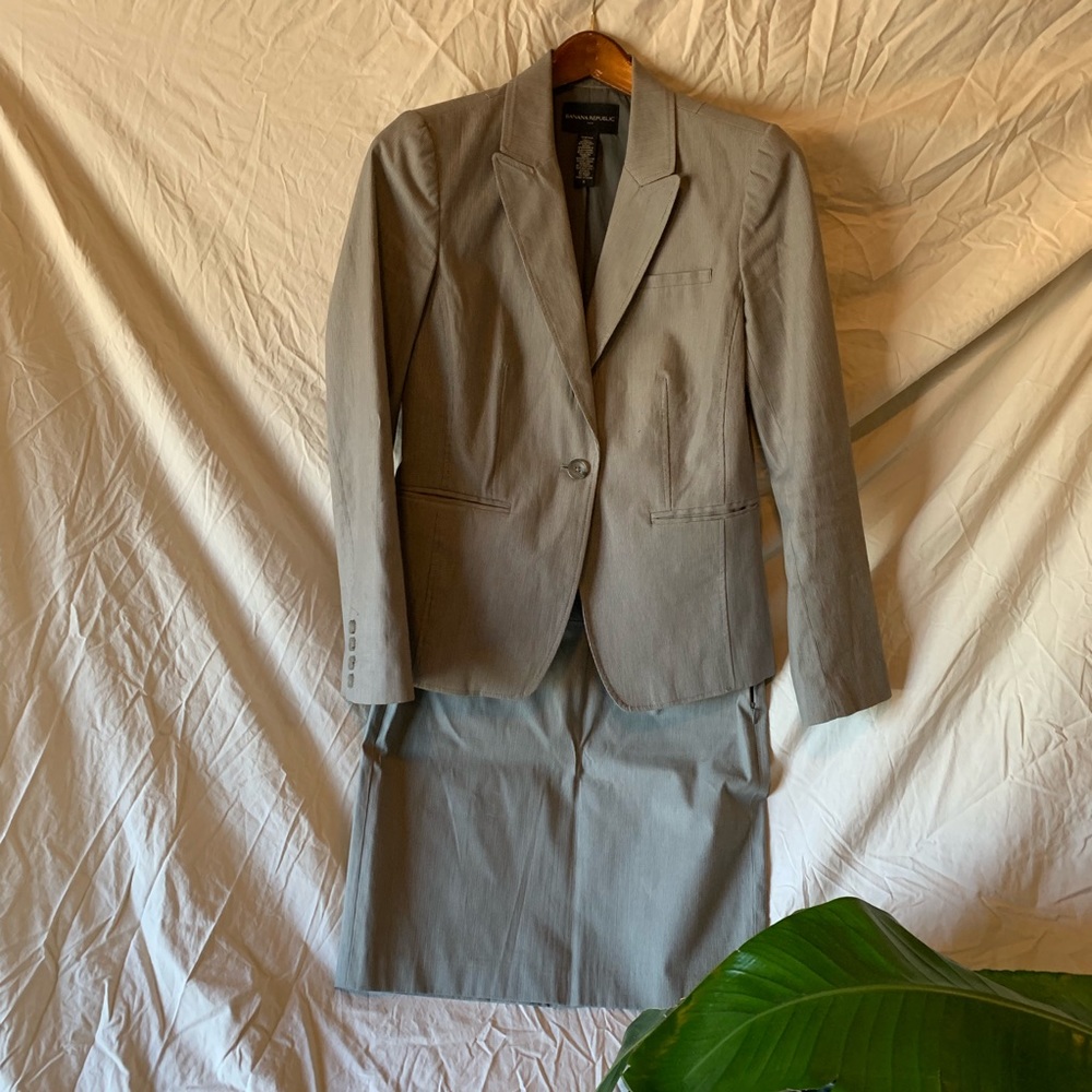 Banana republic jacket and skirt suit